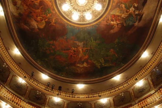 Pintura no teto do Salão de Espetáculos do <a href="https://viajeaqui.abril.com.br/estabelecimentos/br-pa-belem-atracao-theatro-da-paz" rel="Theatro da Paz" target="_blank">Theatro da Paz</a> Pintura no teto do Salão de Espetáculos do <a href="https://viajeaqui.abril.com.br/estabelecimentos/br-pa-belem-atracao-theatro-da-paz" rel="Theatro da Paz" target="_blank">Theatro da Paz</a>