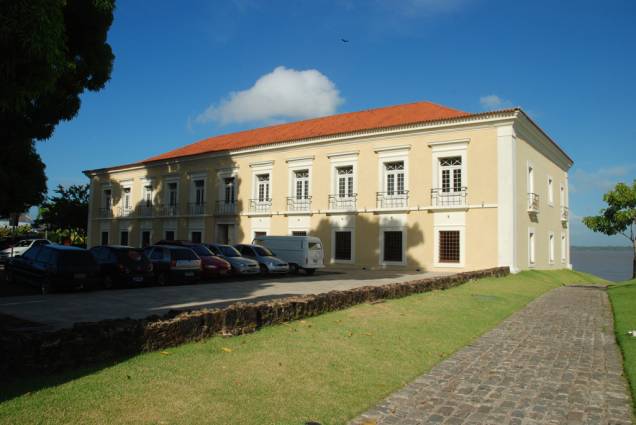 Fachada da <a href="https://viajeaqui.abril.com.br/estabelecimentos/br-pa-belem-atracao-casa-das-onze-janelas" rel="Casa das Onze Janelas" target="_blank">Casa das Onze Janelas</a>, antigo hospital militar transformado em museu Fachada da <a href="https://viajeaqui.abril.com.br/estabelecimentos/br-pa-belem-atracao-casa-das-onze-janelas" rel="Casa das Onze Janelas" target="_blank">Casa das Onze Janelas</a>, antigo hospital militar transformado em museu