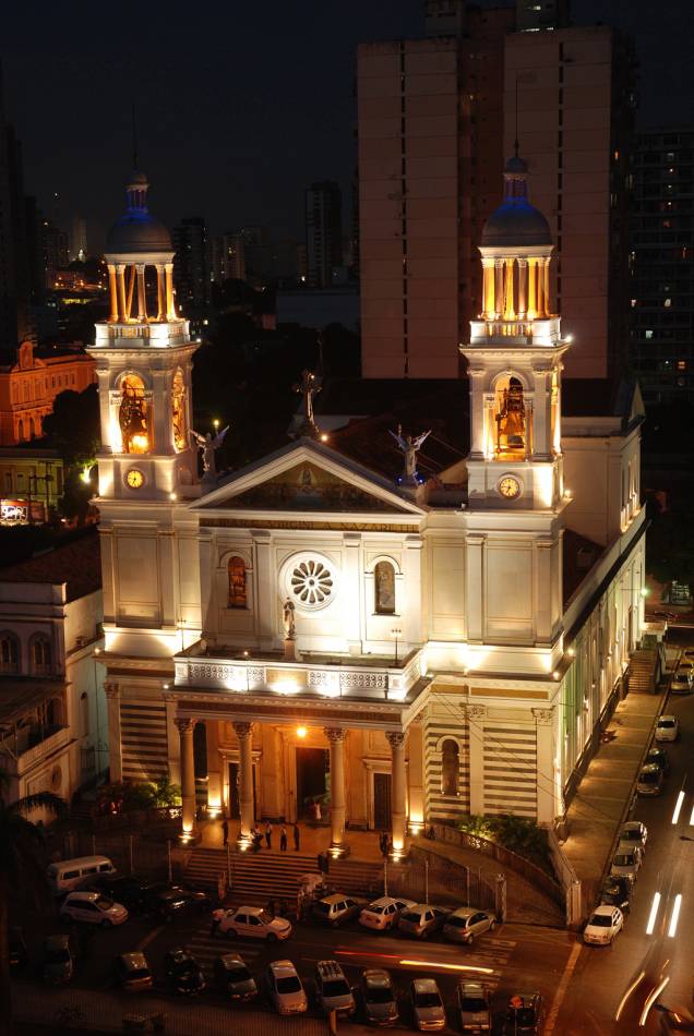 <a href="https://viajeaqui.abril.com.br/estabelecimentos/br-pa-belem-atracao-basilica-de-nazare/" rel="Basílica de Nazaré" target="_blank">Basílica de Nazaré</a>, que guarda a imagem da padroeira do Pará <a href="https://viajeaqui.abril.com.br/estabelecimentos/br-pa-belem-atracao-basilica-de-nazare/" rel="Basílica de Nazaré" target="_blank">Basílica de Nazaré</a>, que guarda a imagem da padroeira do Pará