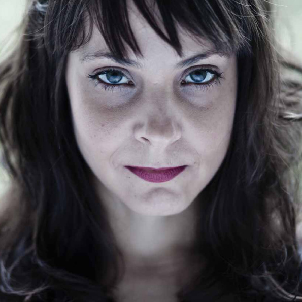 A cantora Bluebell se apresenta no concerto da Sinfonia Paulistana, com a participação de André Abujamra, Marcelo Jeneci, Skowa e Billyinho Blanco, filho do compositor Billy Blanco A cantora Bluebell se apresenta no concerto da Sinfonia Paulistana, com a participação de André Abujamra, Marcelo Jeneci, Skowa e Billyinho Blanco, filho do compositor Billy Blanco