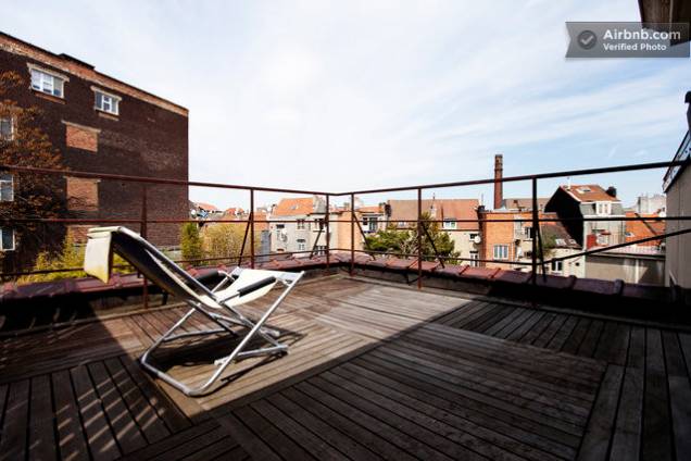 <a href="https://www.airbnb.com.br/rooms/1141316" rel="15. Bruxelas, Bélgica" target="_blank"><strong>15. Bruxelas, Bélgica</strong></a>Localizado na região central da cidade, fica próximo de estação de trem, bares, padarias e restaurantes <a href="https://www.airbnb.com.br/rooms/1141316" rel="15. Bruxelas, Bélgica" target="_blank"><strong>15. Bruxelas, Bélgica</strong></a>Localizado na região central da cidade, fica próximo de estação de trem, bares, padarias e restaurantes