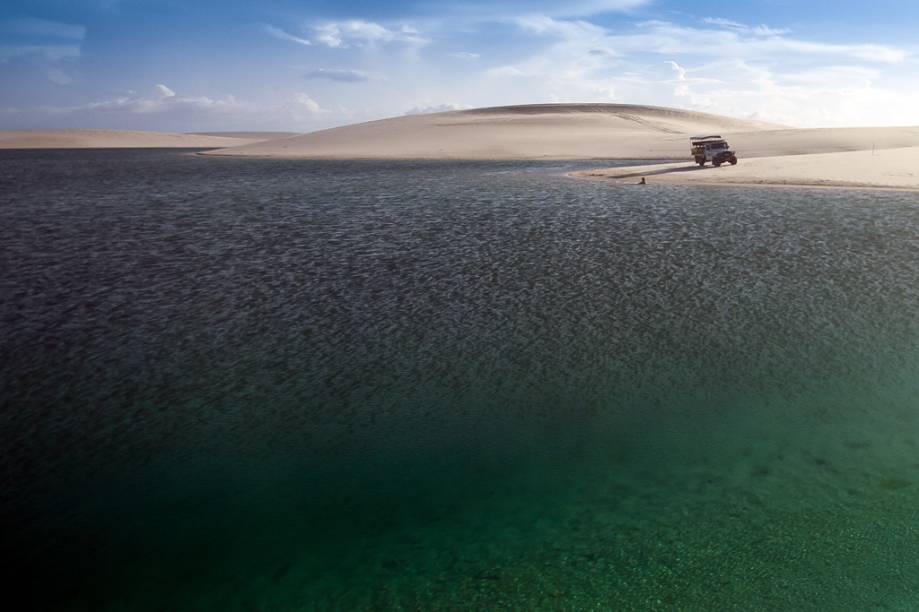 Passeio  pelas lagoas paradisíacas dos <a href="https://viajeaqui.abril.com.br/cidades/br-ma-lencois-maranhenses" rel="Lençóis Maranhenses" target="_self">Lençóis Maranhenses</a>, <a href="https://viajeaqui.abril.com.br/estados/br-maranhao" rel="Maranhão" target="_self">Maranhão</a>