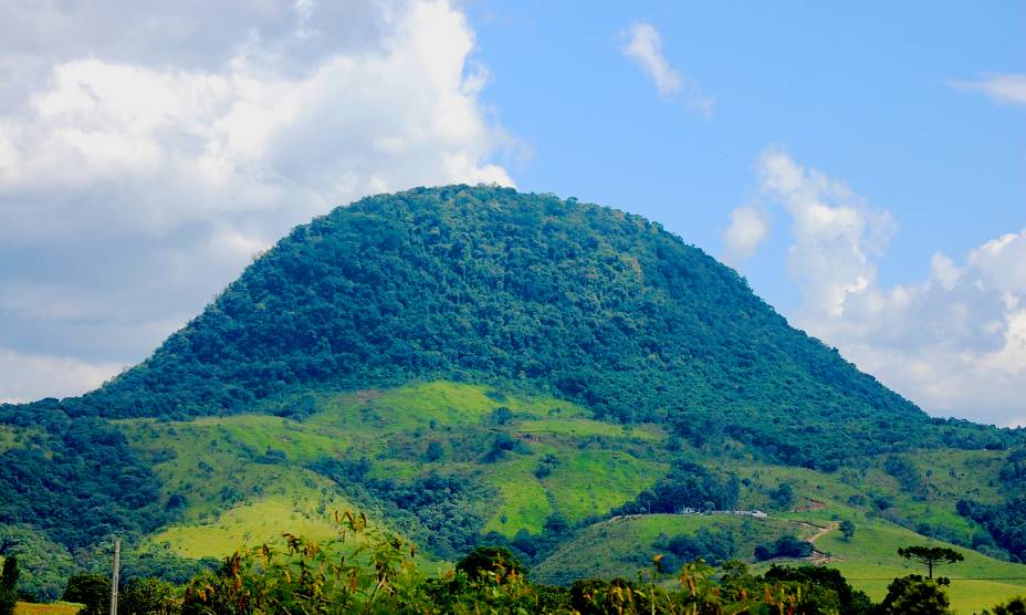 <strong>7. Prudentópolis (PR)</strong>                                        Além das construções dos imigrantes ucranianos, que deixam a cidade brasileira com um visual único, as paisagens naturais da região - um pouco mais fria do que o resto do país - também surpreendem o turista interessado em viajar pelo mundo sem sair do Brasil