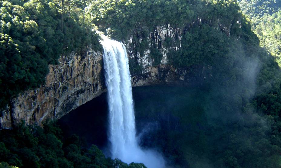 <a href="https://viajeaqui.abril.com.br/cidades/br-rs-canela" rel="2. Canela (RS)" target="_self"><strong>3. Canela (RS)</strong></a> A <a href="https://viajeaqui.abril.com.br/estabelecimentos/br-rs-canela-atracao-parque-do-caracol" rel="Cascata do Caracol" target="_self">Cascata do Caracol</a>, localizada no parque homônimo, é um dos destaques do lugar – e oferece uma visão e tanto ao turista <a href="https://viajeaqui.abril.com.br/cidades/br-rs-canela" rel="2. Canela (RS)" target="_self"><strong>3. Canela (RS)</strong></a> A <a href="https://viajeaqui.abril.com.br/estabelecimentos/br-rs-canela-atracao-parque-do-caracol" rel="Cascata do Caracol" target="_self">Cascata do Caracol</a>, localizada no parque homônimo, é um dos destaques do lugar – e oferece uma visão e tanto ao turista