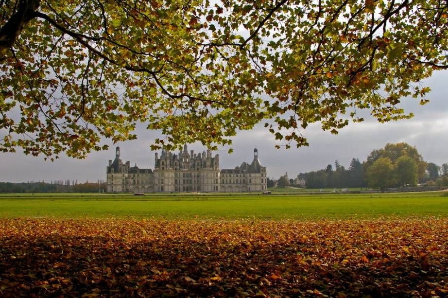 O château de Chambord é um dos mais belos do Vale do Loire. Seus amplos jardins e arquitetura única formam um cenário arrebatador