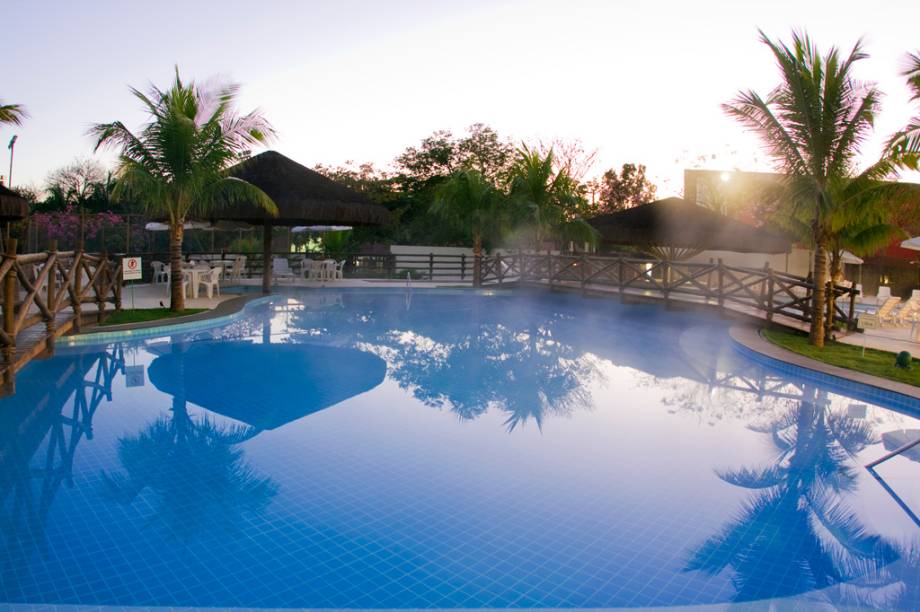 Piscina do <a href="https://viajeaqui.abril.com.br/estabelecimentos/br-go-caldas-novas-hospedagem-best-western-suites-le-jardin-resort-spa" rel="Best Western Suítes Le Jardin Resort & Spa" target="_blank">Best Western Suítes Le Jardin Resort & Spa</a>, em <a href="https://viajeaqui.abril.com.br/cidades/br-go-caldas-novas" rel="Caldas Novas" target="_blank">Caldas Novas</a>