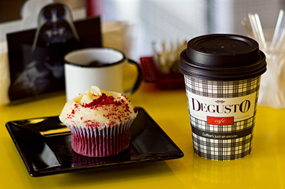 <strong>Degusto Café: </strong>1 Café Latte + 1 Red Velvet Cupcake (R$10,00) <strong>Degusto Café: </strong>1 Café Latte + 1 Red Velvet Cupcake (R$10,00)