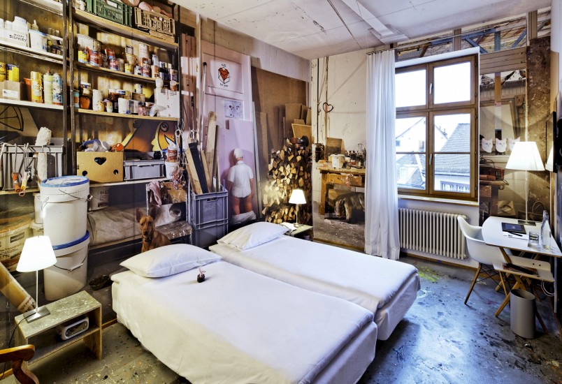 4. Um dos quartos do hotel Der Teufelhof 4. Um dos quartos do hotel Der Teufelhof