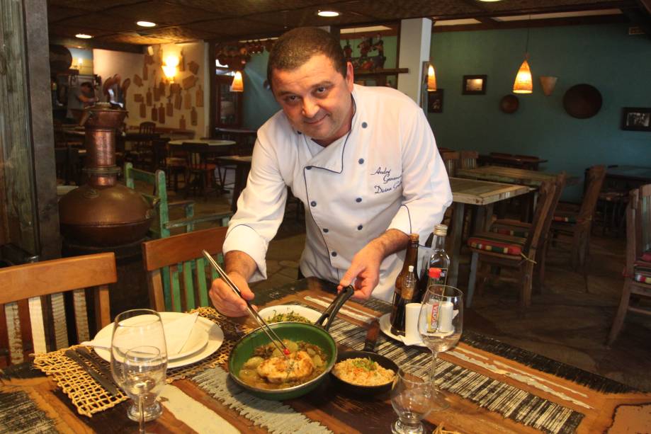 Relembrando o passado na fazenda, o chef André Generoso trouxe um toque da cozinha mineira para Maceió com o Divina Gula