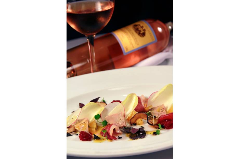Prato do chef Claude Troisgros, do Olympe: salada de pato Prato do chef Claude Troisgros, do Olympe: salada de pato