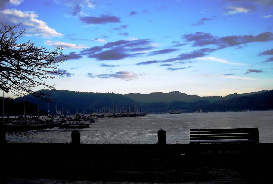 Final de tarde em <a href="https://viajeaqui.abril.com.br/cidades/br-sp-ubatuba" rel="Ubatuba" target="_blank">Ubatuba</a>, <a href="https://viajeaqui.abril.com.br/estados/br-sao-paulo" rel="São Paulo" target="_blank">São Paulo</a>