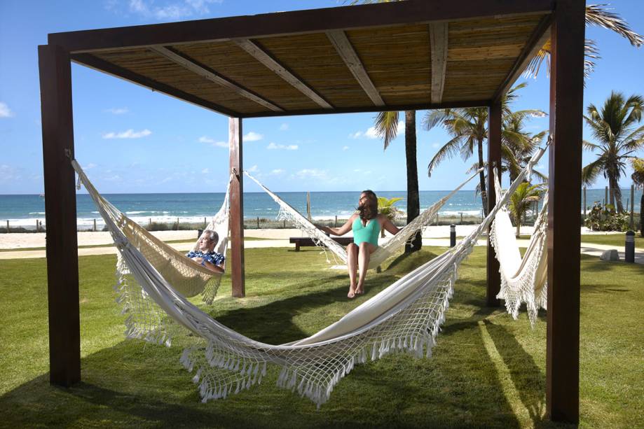 <a href="https://viajeaqui.abril.com.br/estabelecimentos/br-pe-porto-de-galinhas-hospedagem-enotel-resort-spa" rel="Enotel Resort & Spa" target="_blank"><strong>Enotel Convention & Spa</strong></a> Com boate, shows temáticos, áreas de descanso à beira-mar, fitness e business center, o público frequente do Enotel Resort & Spa envolve desde executivos que buscam um centro de reuniões a casais e famílias a procura de um lugar para desfrutar das férias. Desde 2014, os hóspedes têm livre acesso à área de lazer do Enotel Acqua Club. <a href="https://viajeaqui.abril.com.br/estabelecimentos/br-pe-porto-de-galinhas-hospedagem-enotel-resort-spa" rel="Enotel Resort & Spa" target="_blank"><strong>Enotel Convention & Spa</strong></a> Com boate, shows temáticos, áreas de descanso à beira-mar, fitness e business center, o público frequente do Enotel Resort & Spa envolve desde executivos que buscam um centro de reuniões a casais e famílias a procura de um lugar para desfrutar das férias. Desde 2014, os hóspedes têm livre acesso à área de lazer do Enotel Acqua Club.