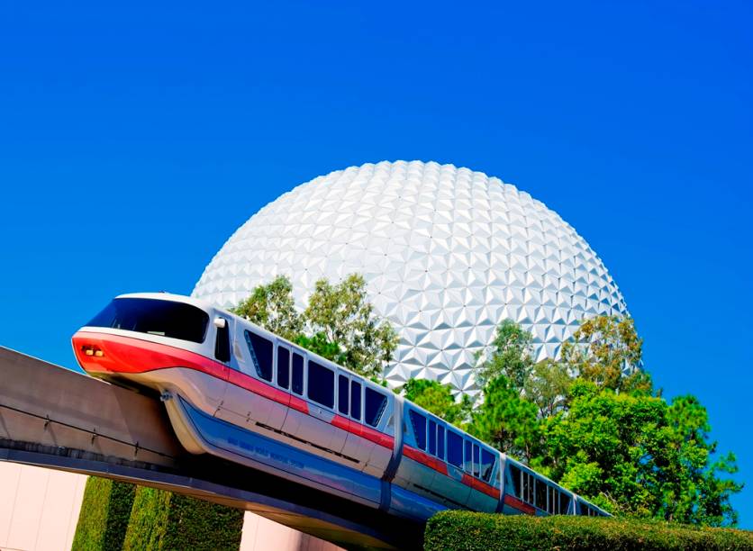 O símbolo do Epcot Center, a esfera do Spaceship Earth