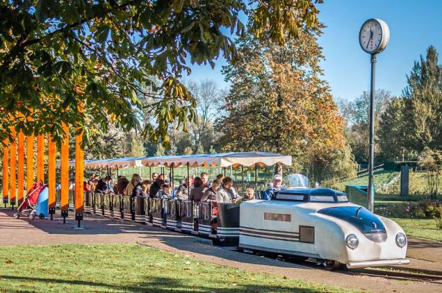 Trenzinho no Amstelpark, em Amsterdã - o playoground é ideal para ir com crianças Trenzinho no Amstelpark, em Amsterdã - o playoground é ideal para ir com crianças
