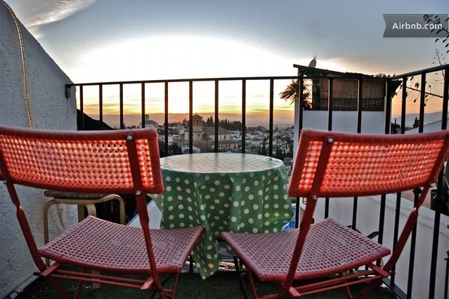<a href="https://www.airbnb.com.br/rooms/1323471" rel="14. Granada, Espanha" target="_blank"><strong>14. Granada, Espanha</strong></a>Os quartos dessa casa também podem ser alugados idependentemente