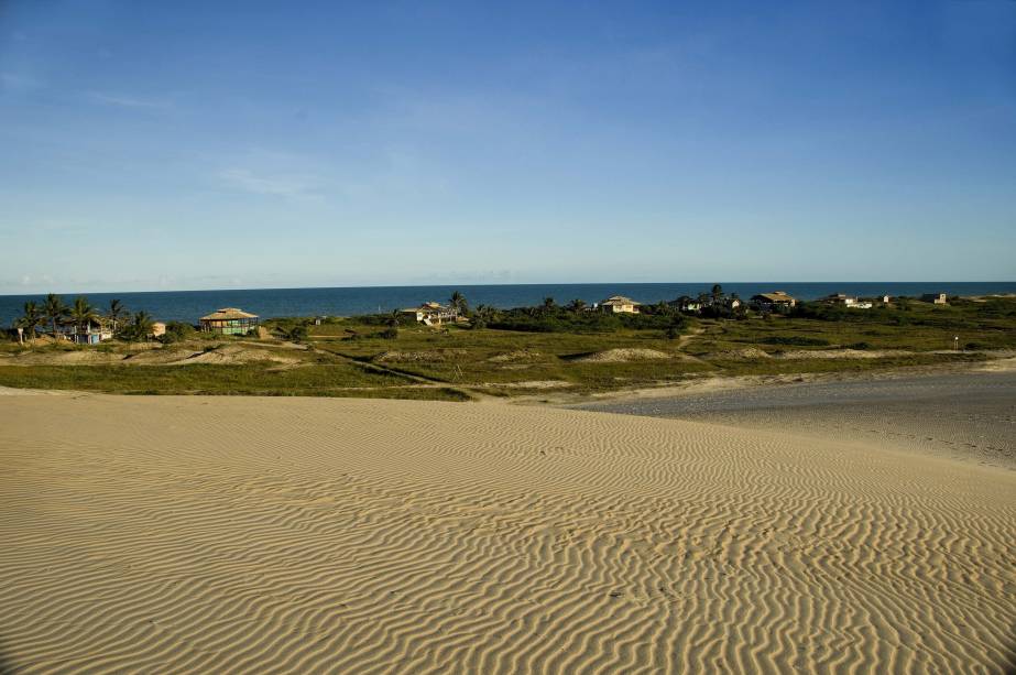 <strong>6. <a href="/cidades/br-es-itaunas" target="_blank">Itaúnas</a> (3 dias) </strong>Suas dunas e praias selvagens, quase em território baiano, ajudam a compor o cenário da meca dos amantes do forró.