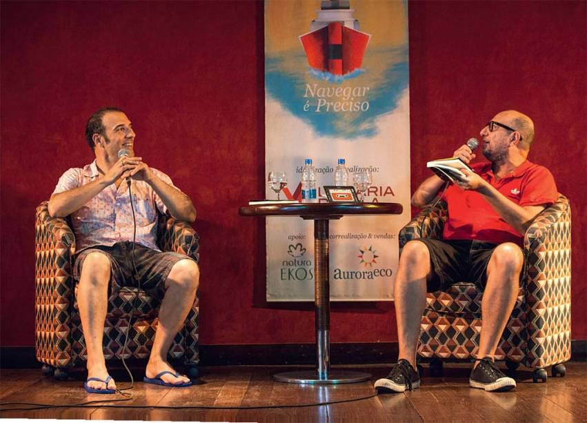 Cadão Volpato e Xico Sá em uma das mesas do evento Cadão Volpato e Xico Sá em uma das mesas do evento