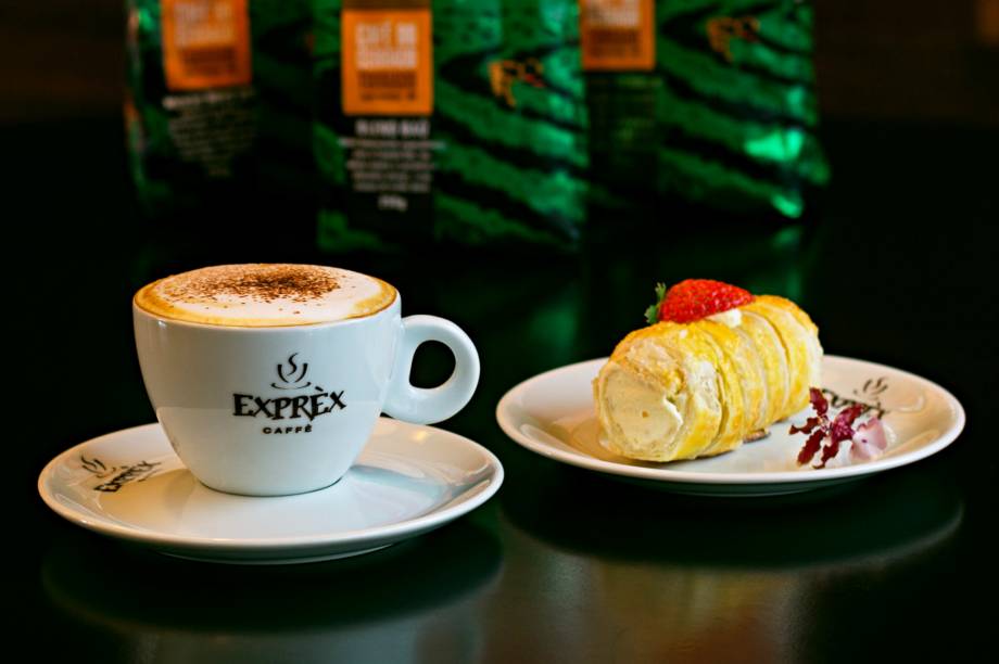 <strong>Exprèx Caffè (Batel): </strong>1 Capuccino + 1 torta a escolha do cliente ou 1 Petit gateau de doce de leite (R$ 15,00) <strong>Exprèx Caffè (PUC):</strong> 1 Capuccino + 1 torta a escolha do cliente ou 1 Petit gateau de doce de leite (R$ 13,00) <strong>Exprèx Caffè (Batel): </strong>1 Capuccino + 1 torta a escolha do cliente ou 1 Petit gateau de doce de leite (R$ 15,00) <strong>Exprèx Caffè (PUC):</strong> 1 Capuccino + 1 torta a escolha do cliente ou 1 Petit gateau de doce de leite (R$ 13,00)