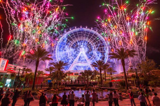 <strong>Para curtir a vista: The Orlando Eye</strong> A roda gigante tem 122 metros e permite uma vista panorâmica daquelas da Florida Central. A volta, feita em cápsulas de vidro, tem duração de 20 minutos. Antes de entrar na cabine da roda gigante o visitante passa por uma experiência em 4D e assiste um filminho sobre a Flórida <strong>Para curtir a vista: The Orlando Eye</strong> A roda gigante tem 122 metros e permite uma vista panorâmica daquelas da Florida Central. A volta, feita em cápsulas de vidro, tem duração de 20 minutos. Antes de entrar na cabine da roda gigante o visitante passa por uma experiência em 4D e assiste um filminho sobre a Flórida