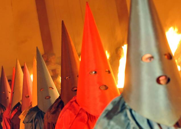 O ritual na <a href="https://preprod.viagemeturismo.abril.com.br/cidades/goias/" target="_blank">cidade de Goiás (GO)</a> resgata tradições do século 18 e representa a perseguição dos soldados romanos a Jesus na antiga Jerusalém O ritual na <a href="https://preprod.viagemeturismo.abril.com.br/cidades/goias/" target="_blank">cidade de Goiás (GO)</a> resgata tradições do século 18 e representa a perseguição dos soldados romanos a Jesus na antiga Jerusalém