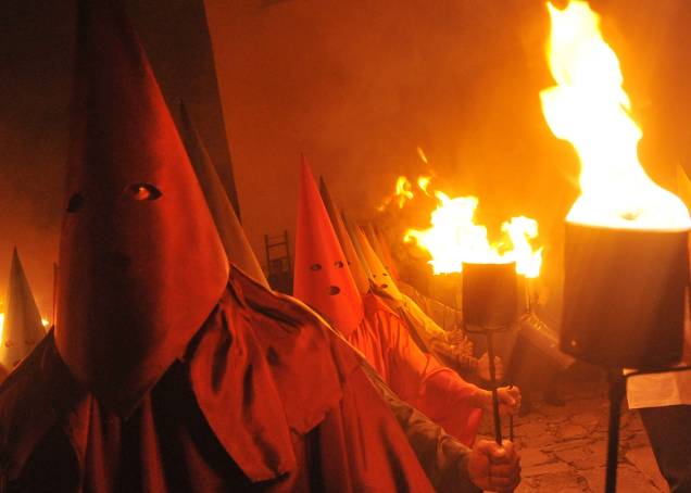A Procissão do Fogaréu é uma das mais famosas do Brasil, na época da Semana Santa, e atrai milhares de turistas à pequena cidade histórica de <a href="https://preprod.viagemeturismo.abril.com.br/cidades/goias/" target="_blank" rel="noopener">Goiás (GO)</a> A Procissão do Fogaréu é uma das mais famosas do Brasil, na época da Semana Santa, e atrai milhares de turistas à pequena cidade histórica de <a href="https://preprod.viagemeturismo.abril.com.br/cidades/goias/" target="_blank" rel="noopener">Goiás (GO)</a>