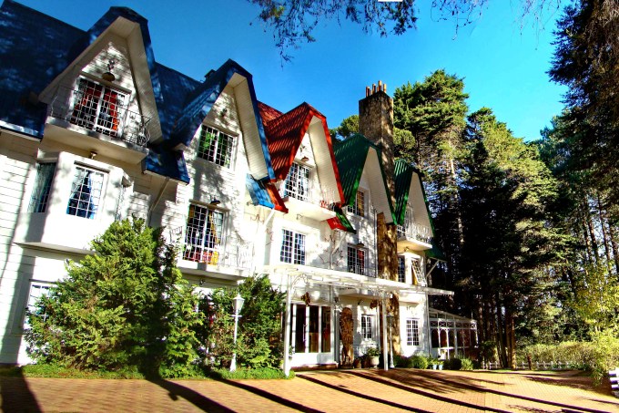 Fachada da pousada Canada Lodge, em Campos do Jordão, São Paulo