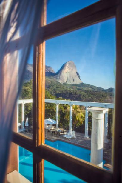 Vista neoclássica para a Pedra Azul