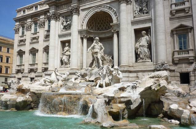 Já tinha a Fontana di Trevi... Já tinha a Fontana di Trevi...