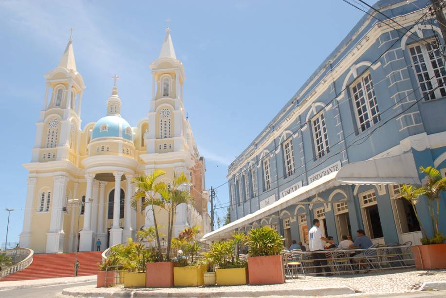 Catedral de São Sebastião e bar Vesúvio