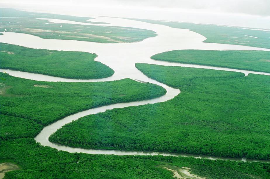 <strong>9. <a href="/cidades/br-pi-parnaiba" rel="Parnaíba" target="_blank">Parnaíba</a> (3 dias)</strong>    Apesar de diminuta, a costa do Piauí tem as belas praias de Luís Correia e os passeios de barco pelo <strong>delta do Rio Parnaíba</strong>.