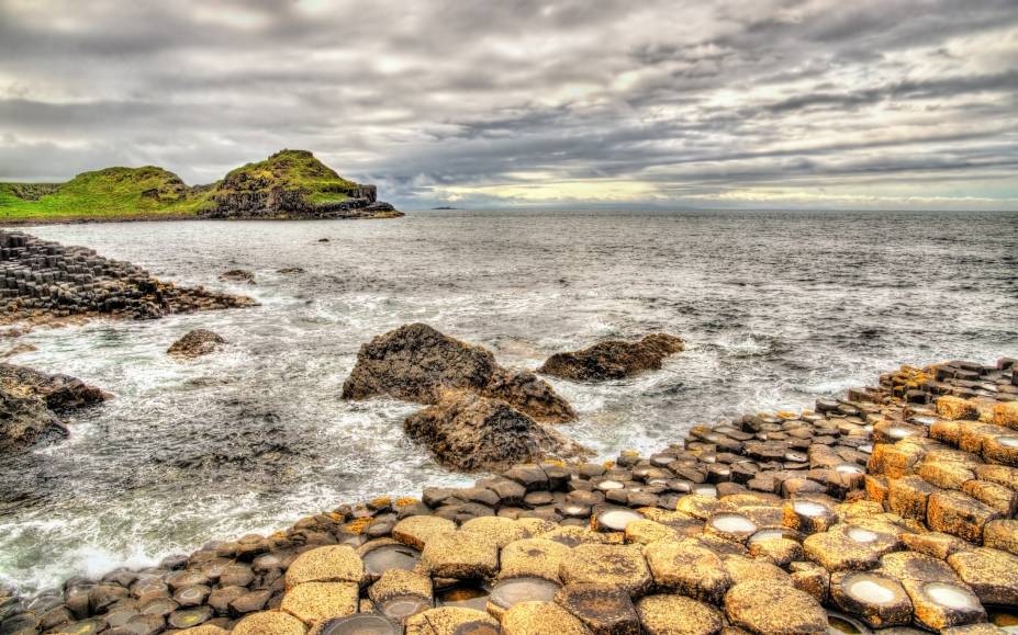 Considerada o mais belo cartão postal da Irlanda do Norte, a Giants Causeway é tombada como Patrimônio Mundial da Humanidade pela Unesco desde 1986. 