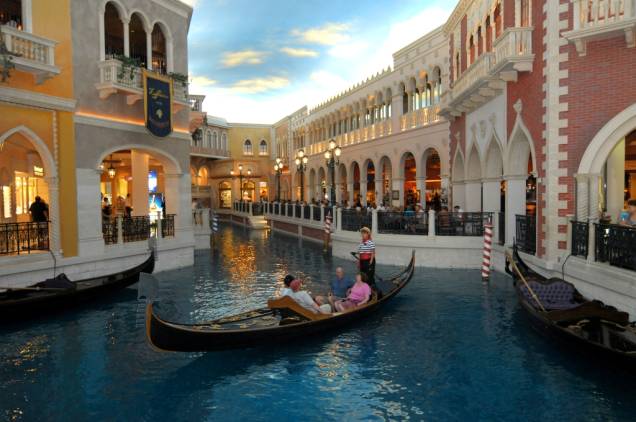 A réplica da cidade italiana The Venetian, que fascina os turistas, também tem programação especial. A réplica da cidade italiana The Venetian, que fascina os turistas, também tem programação especial.