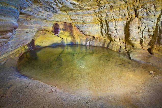 A Gruta dos Viajantes, no <a href="https://viajeaqui.abril.com.br/estabelecimentos/br-mg-conceicao-do-ibitipoca-atracao-parque-estadual-do-ibitipoca" rel="Parque Estadual do Ibitipoca," target="_blank">Parque Estadual do Ibitipoca</a>, fica no caminho para o Pico do Pião. Extensa, ela é fortemente explorada pelos viajantes que se aventuram pelo parque A Gruta dos Viajantes, no <a href="https://viajeaqui.abril.com.br/estabelecimentos/br-mg-conceicao-do-ibitipoca-atracao-parque-estadual-do-ibitipoca" rel="Parque Estadual do Ibitipoca," target="_blank">Parque Estadual do Ibitipoca</a>, fica no caminho para o Pico do Pião. Extensa, ela é fortemente explorada pelos viajantes que se aventuram pelo parque