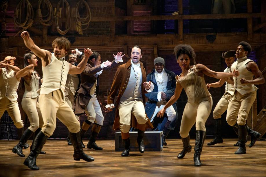 <strong>7. <a href="https://www.hamiltonbroadway.com/" rel="Hamilton" target="_blank">Hamilton</a></strong><strong>Preste atenção:</strong> na performance sensacional do ator Jonathan Groff como o rei George III.