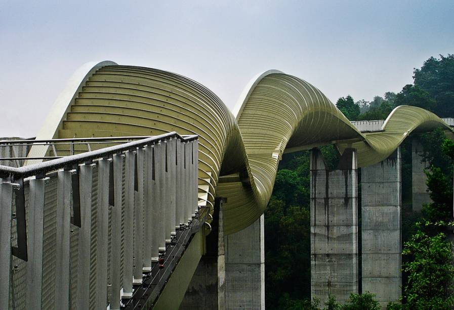 <strong>Henderson Waves, Cingapura</strong>            A Henderson Waves une o parque Telok Blangah Hill ao monte Faber, duas grandes áreas verdes adjacentes, passando pela Avenida Henderson