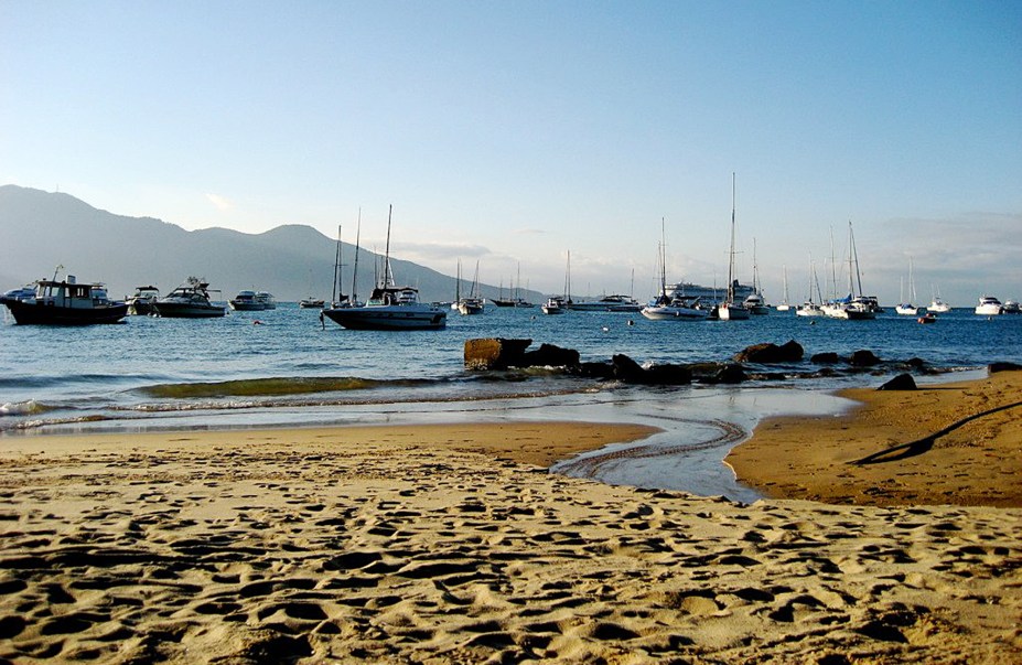 <strong>Ilhabela (SP)</strong> tem 130 quilômetros de costa, 83% de área preservada e 42 praias que recebem mais de 400 mil pessoas no verão