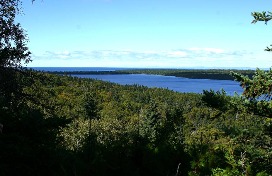 <strong>3. Isle Royale National Park, em Michigan</strong>    O clima frio e chuvoso não impede que os viajantes se encantem com a paisagem local. 