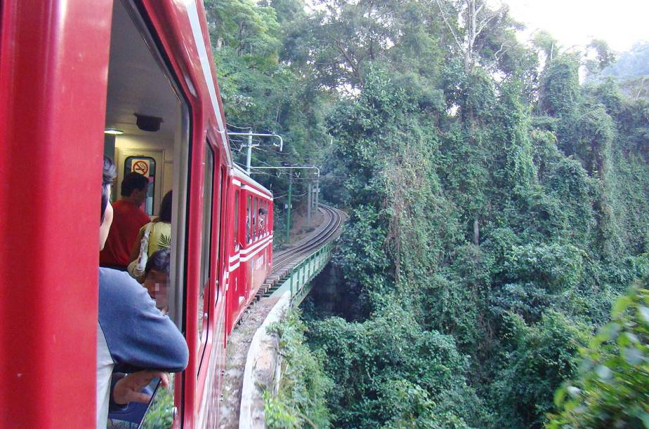 Trem do Corcovado, que leva turistas ao Cristo Redentor, no Rio de Janeiro