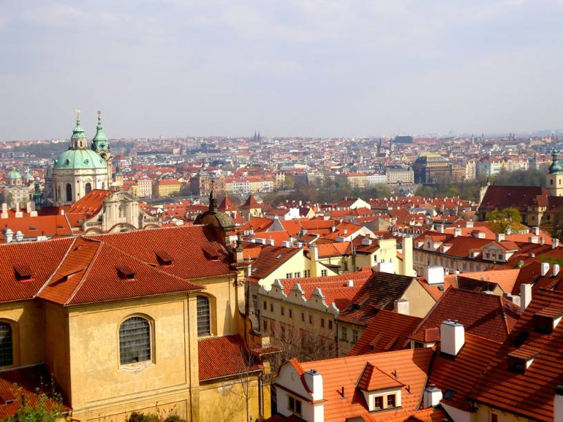 Vista a partir do <a href="https://viajeaqui.abril.com.br/estabelecimentos/republica-tcheca-praga-atracao-prazky-hrad-castelo-de-praga" rel="Castelo de Praga" target="_blank">Castelo de Praga</a>, <a href="https://viajeaqui.abril.com.br/paises/republica-tcheca" rel="República Tcheca" target="_blank">República Tcheca</a>