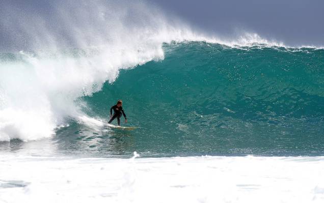 Os australianos amam esportes como o rúgbi, críquete e o violento aussie rules, mas sua influência na cultura do surfe tem presença global. Marcas internacionais como Quiksilver, Billabong e Rip Curl, além de lendas do esporte como Mick Fanning, Damien Hardman e Tom Carroll surgiram em praias australianas como Kalbarri, na Costa Ocidental Os australianos amam esportes como o rúgbi, críquete e o violento aussie rules, mas sua influência na cultura do surfe tem presença global. Marcas internacionais como Quiksilver, Billabong e Rip Curl, além de lendas do esporte como Mick Fanning, Damien Hardman e Tom Carroll surgiram em praias australianas como Kalbarri, na Costa Ocidental
