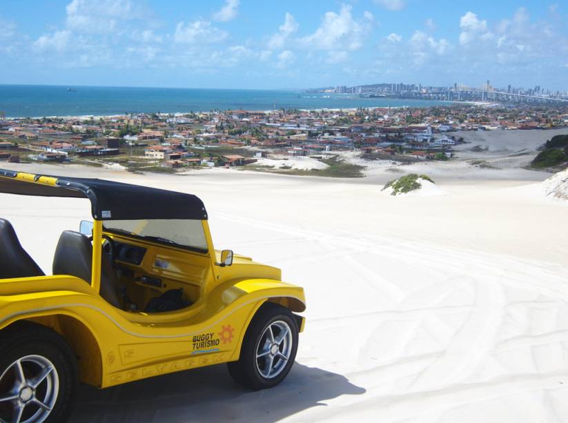 Passeio de bugue de Natal até Genipabu, no Rio Grande no Norte Passeio de bugue de Natal até Genipabu, no Rio Grande no Norte