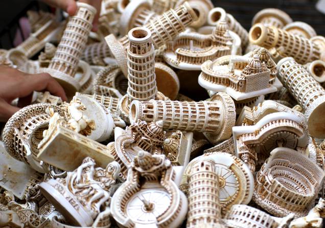 Referenciando seu passado romano, as miniaturas italianas imitam todas as atrações e monumentos do país, entre elas a Torre de Pisa, o <a href="https://preprod.viagemeturismo.abril.com.br/atracao/vaticano/" target="_blank">Vaticano</a>, a Pietá, o <a href="https://preprod.viagemeturismo.abril.com.br/atracao/coloseo-coliseu/" target="_blank">Coliseu</a>... Referenciando seu passado romano, as miniaturas italianas imitam todas as atrações e monumentos do país, entre elas a Torre de Pisa, o <a href="https://preprod.viagemeturismo.abril.com.br/atracao/vaticano/" target="_blank">Vaticano</a>, a Pietá, o <a href="https://preprod.viagemeturismo.abril.com.br/atracao/coloseo-coliseu/" target="_blank">Coliseu</a>...