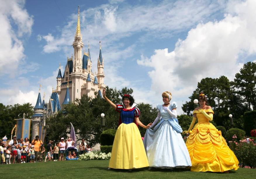 Branca de Neve, Cinderela e a Bela no Magic Kingdom