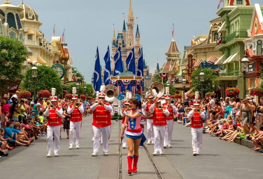 Parada do Independence Day no Magic Kingdom 