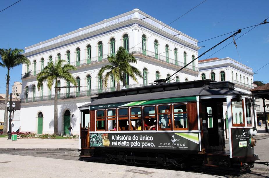 O Museu Pelé, que conta a história do Rei do Futebol, é uma das atrações mais novas da cidade