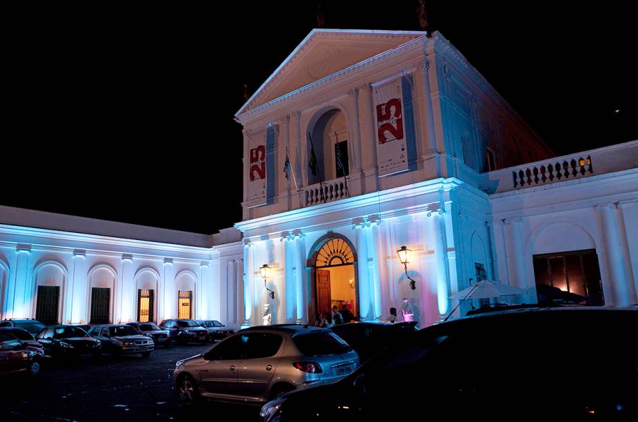 <strong>19. <a href="https://viajeaqui.abril.com.br/estabelecimentos/br-sp-sao-paulo-atracao-museu-da-casa-brasileira" rel="Museu da Casa Brasileira" target="_self">Museu da Casa Brasileira</a>, <a href="https://viajeaqui.abril.com.br/cidades/br-sp-sao-paulo" rel="S&atilde;o Paulo" target="_self">S&atilde;o Paulo</a>, <a href="https://viajeaqui.abril.com.br/estados/br-sao-paulo" rel="SP" target="_self">SP</a></strong>                A antiga resid&ecirc;ncia do ex-prefeito F&aacute;bio da Silva Prado re&uacute;ne em seu acervo m&oacute;veis e objetos que marcaram a identidade das casas brasileiras desde o s&eacute;culo 17. Entre eles: a r&eacute;plica do orat&oacute;rio de D. Maria I, m&oacute;veis antigos bem conservados e objetos que pertenceram aos antigos propriet&aacute;rios da casa (o pr&oacute;prio F&aacute;bio e sua esposa Renata Crespi)