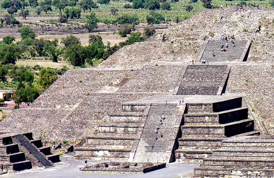 Pirâmide da Lua, em Teotihuacan Pirâmide da Lua, em Teotihuacan