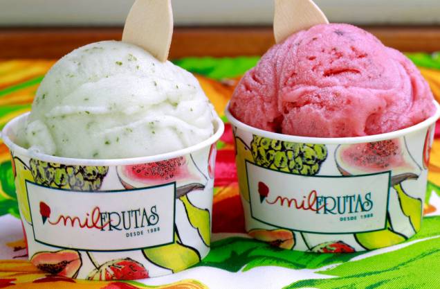 A carioca <strong><a href="https://viajeaqui.abril.com.br/estabelecimentos/br-rj-rio-de-janeiro-restaurante-mil-frutas" rel="Mil Frutas" target="_blank">Mil Frutas</a></strong> tem mais de 20 anos e tem uma extensa lista de gelados feitos de frutas nacionais e com combinações diferentes, como uva roxa com coco verde, laranja com gengibre e figo com água de coco A carioca <strong><a href="https://viajeaqui.abril.com.br/estabelecimentos/br-rj-rio-de-janeiro-restaurante-mil-frutas" rel="Mil Frutas" target="_blank">Mil Frutas</a></strong> tem mais de 20 anos e tem uma extensa lista de gelados feitos de frutas nacionais e com combinações diferentes, como uva roxa com coco verde, laranja com gengibre e figo com água de coco