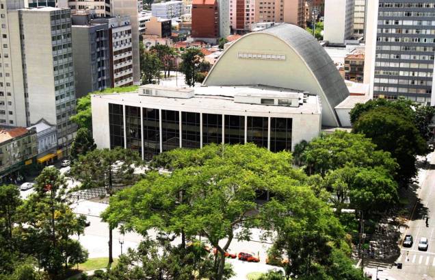 Com auditórios para teatro, dança e espetáculos musicais, o Teatro Guaíra é um dos maiores da América Latina Com auditórios para teatro, dança e espetáculos musicais, o Teatro Guaíra é um dos maiores da América Latina