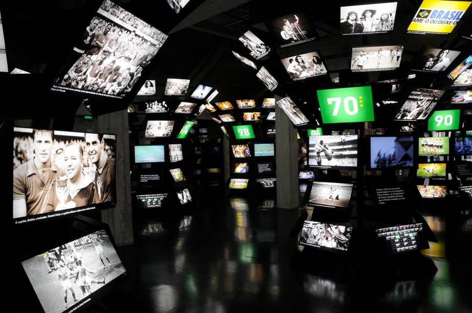 <strong>3. <a href="https://viajeaqui.abril.com.br/estabelecimentos/br-sp-sao-paulo-atracao-museu-do-futebol" rel="Museu do Futebol, em São Paulo" target="_blank">Museu do Futebol, em São Paulo</a></strong>Para os boleiros de plantão, é uma visita imperdível. Fica no Estádio do Pacaembú e tem mostras sobre grandes jogadores do futebol brasileiro, depoimentos sobre gols icônicos, gritos de torcidas e muito mais, incluindo atividades interativas.<strong>Grátis: aos sábados</strong>Você economiza: R$ 9Endereço: Estádio do Pacaembu - Praça Charles Miler, s/n - Pacaembu, São Paulo <strong>3. <a href="https://viajeaqui.abril.com.br/estabelecimentos/br-sp-sao-paulo-atracao-museu-do-futebol" rel="Museu do Futebol, em São Paulo" target="_blank">Museu do Futebol, em São Paulo</a></strong>Para os boleiros de plantão, é uma visita imperdível. Fica no Estádio do Pacaembú e tem mostras sobre grandes jogadores do futebol brasileiro, depoimentos sobre gols icônicos, gritos de torcidas e muito mais, incluindo atividades interativas.<strong>Grátis: aos sábados</strong>Você economiza: R$ 9Endereço: Estádio do Pacaembu - Praça Charles Miler, s/n - Pacaembu, São Paulo